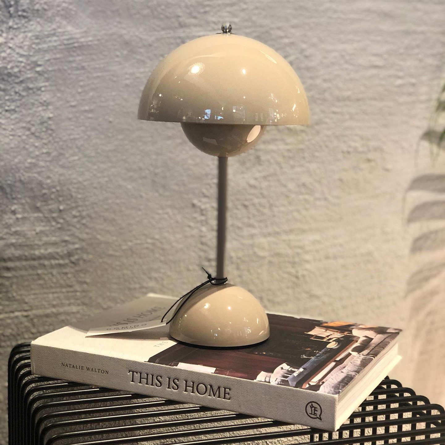 Flowerpot VP9 Portable Table Lamp