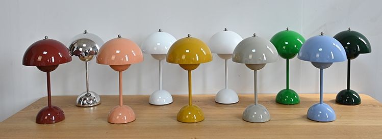 Flowerpot VP9 Portable Table Lamp