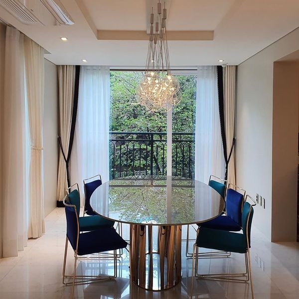 Random pendant light