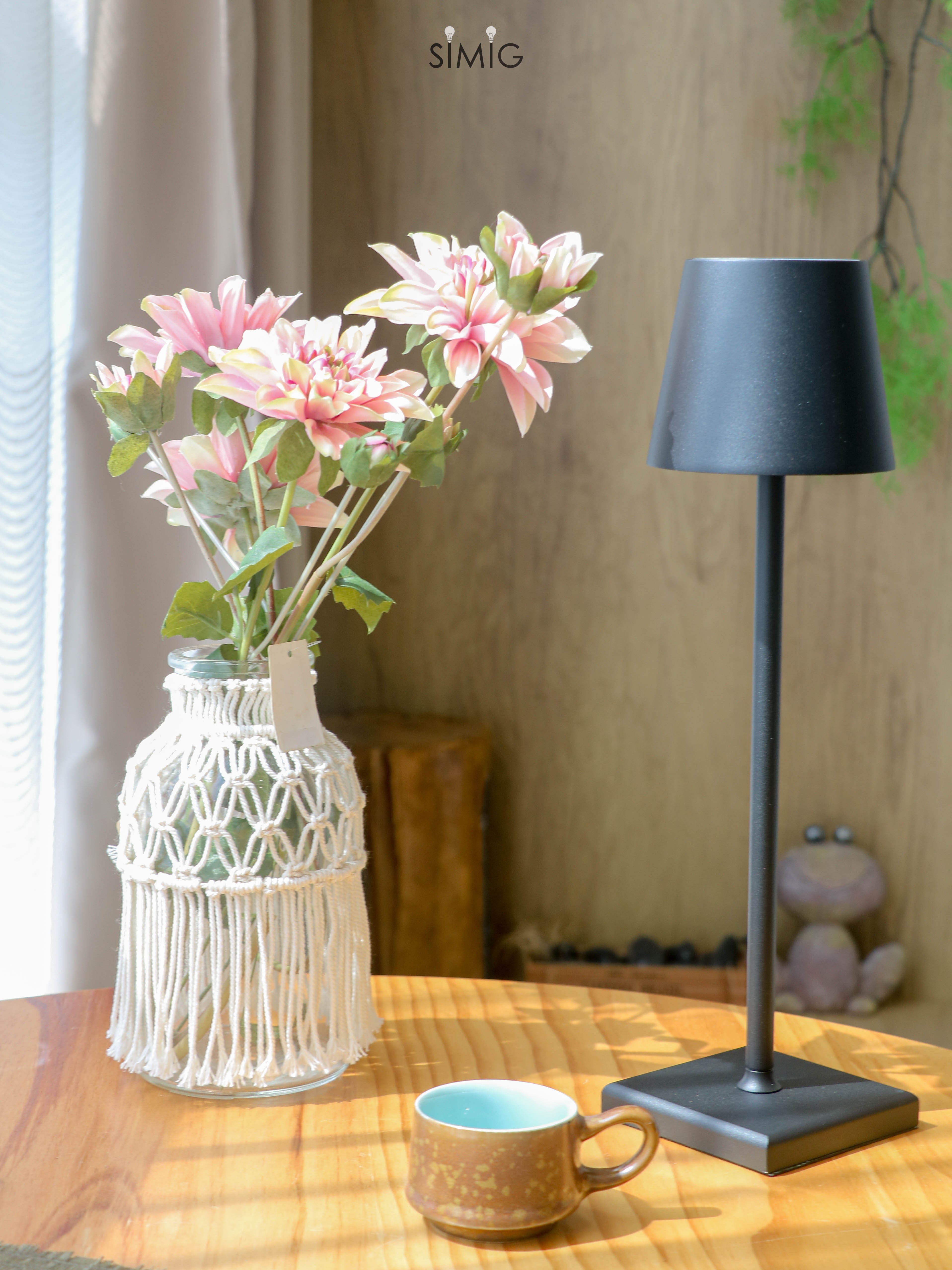 Cordless Rechargeable LED Table Lamp