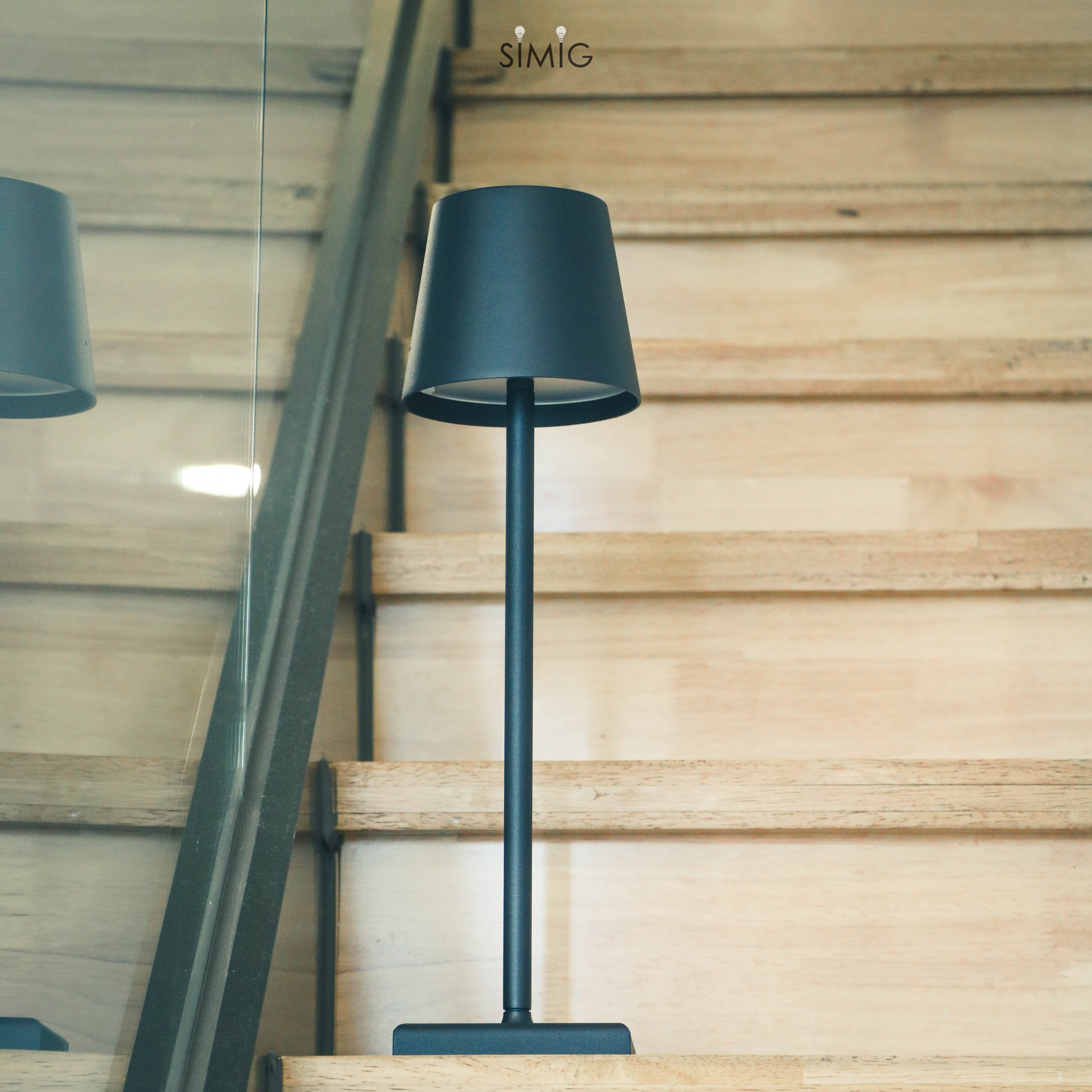 Cordless Rechargeable LED Table Lamp