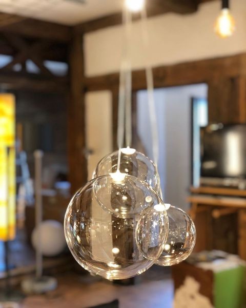 Random pendant light